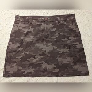 Eddie Bauer Women's Rainier Skort Camo Mulberry Purple Mauve sz 18